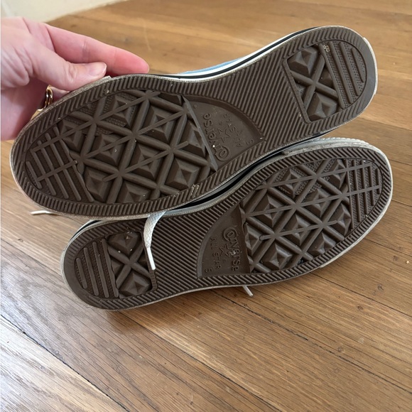 Converse High Tops size 7 - Picture 3 of 3